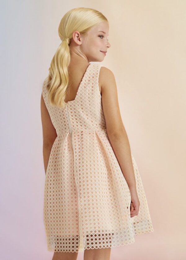 Vestido de tirantes de guipur de niña. - Imagen 4