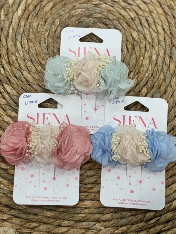 CLIP PICO-PATO CON TRES FLORES TUL Y GYPSO