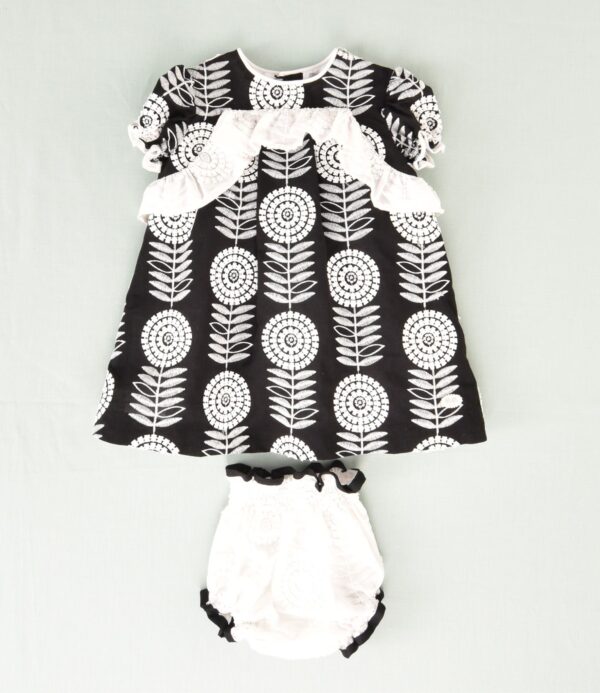 Vestido bordado bebé