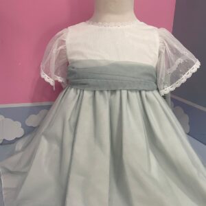 Vestido Jade con tul verde empolvado