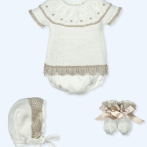 Conjunto corto 4 piezas punto Canesú, patucos capota y culotte