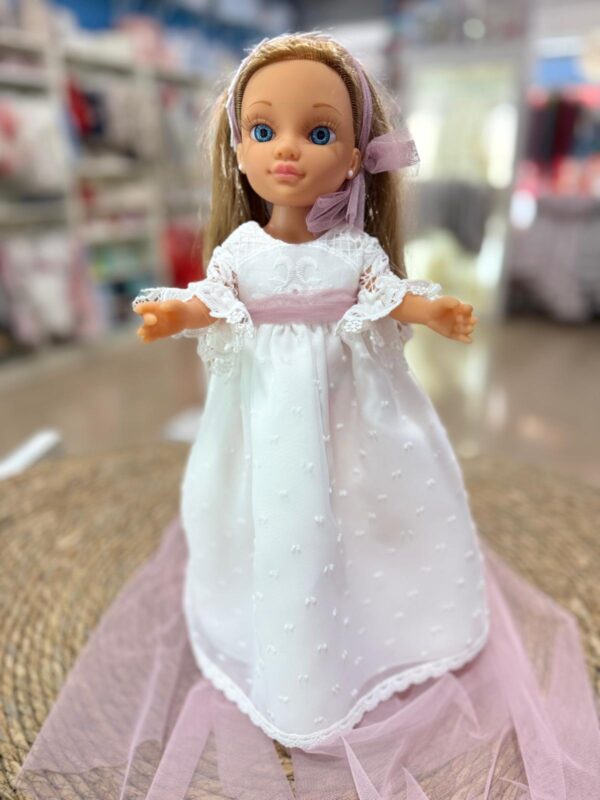 Muñeca BARBI de comunion Imala lila castaña