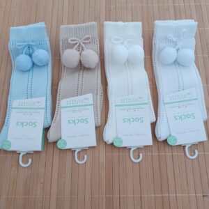 Calcetin hilo calado con borlon