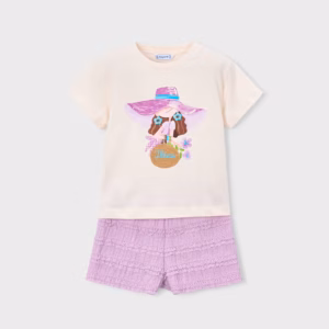 Conjunto pantalón corto volantes y camiseta estampada niña
