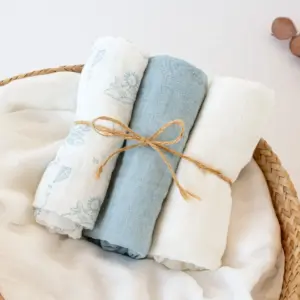 Set de 3 muselinas estampado de animalitos 70x70cm