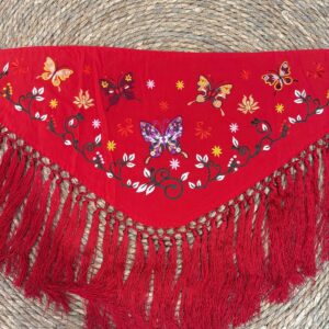 Mantoncillo bordado niña