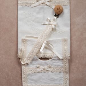 ESTUCHE PAÑUELO, BABERO Y PINZA