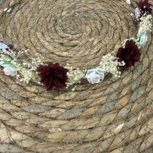Corona con flores bambula y gypsophila